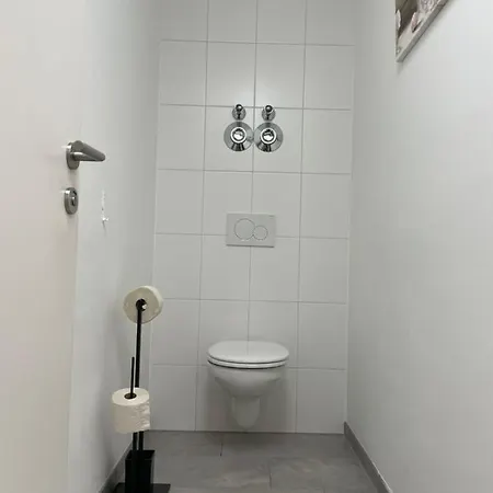 - * אינסברוק