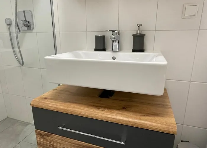 - * Ίνσμπρουκ